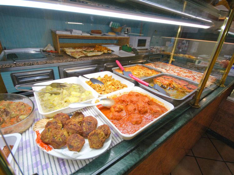 Attività / Licenza in vendita, via Don Bosco  14, San Donato, Torino