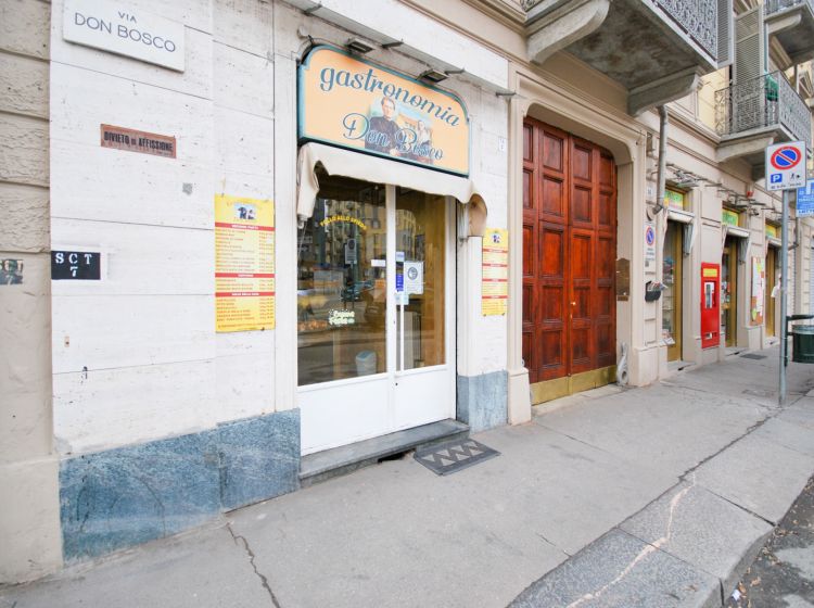 Attività / Licenza in vendita, via Don Bosco  14, San Donato, Torino