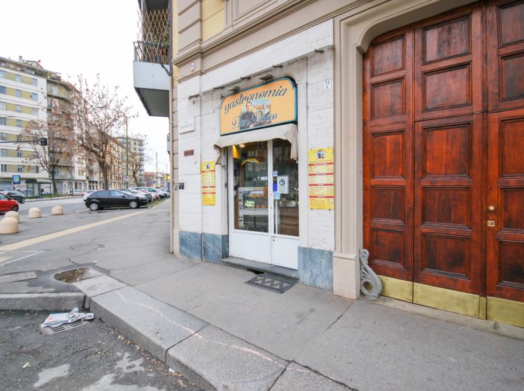 Attività / Licenza in vendita, via Don Bosco  14, San Donato, Torino