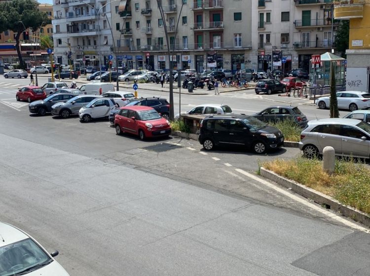 Ufficio in vendita, via Appia Nuova  281, Re di Roma, Roma