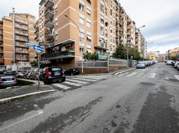 Bilocale in vendita, via Oreste Salomone, Torpignattara, Roma