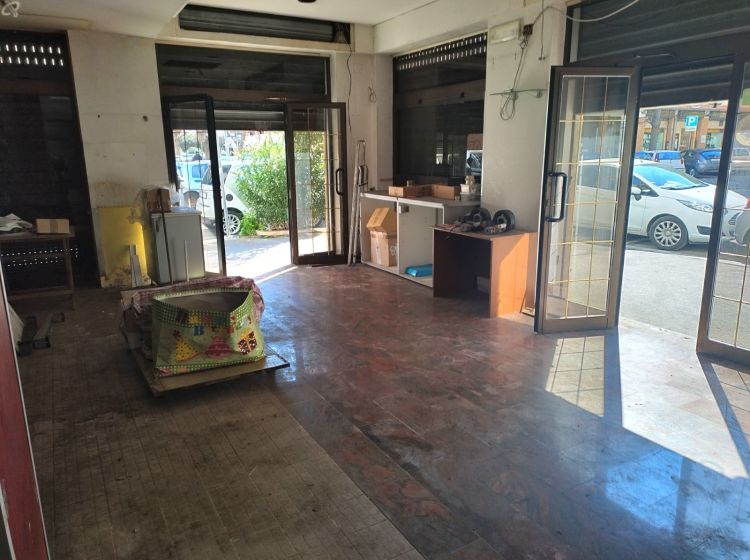 Negozio in affitto, via dei Traghetti 40, Lido di Ostia, Roma