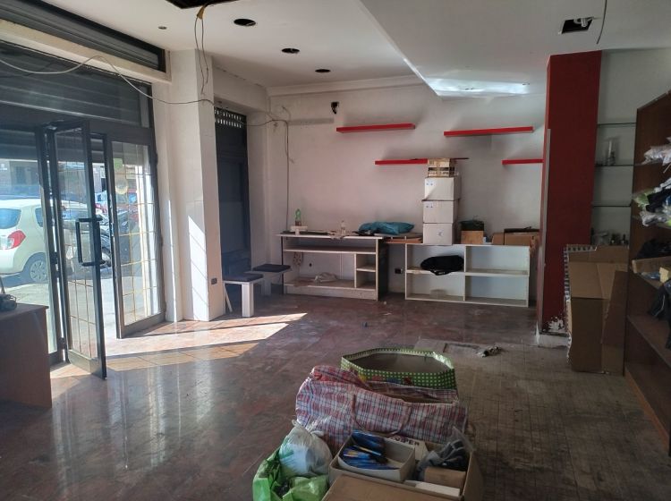 Negozio in affitto, via dei Traghetti  40, Lido di Ostia, Roma