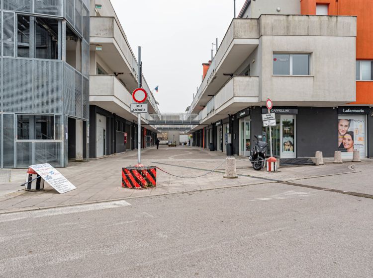 Negozio in vendita, via Madonna del Rosario  132, Ponte di Brenta, Padova