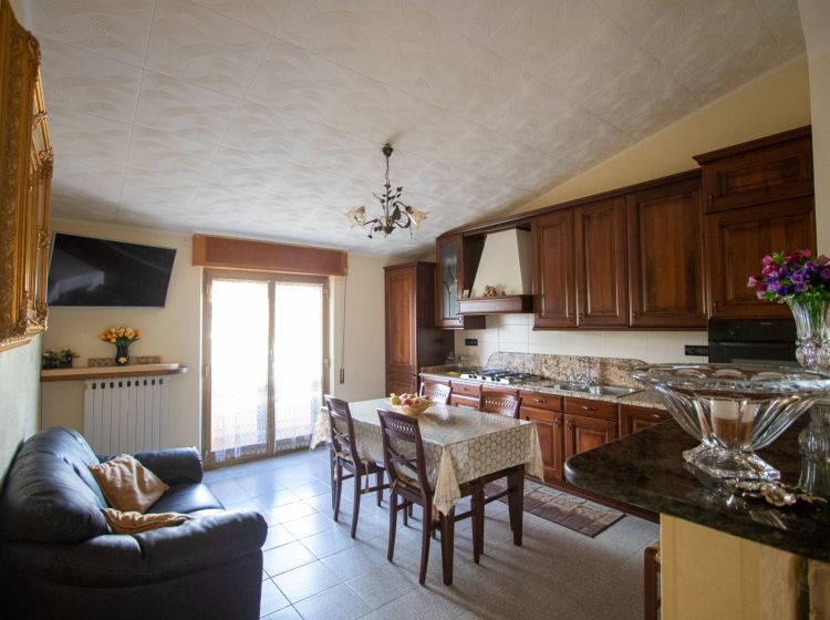 Quadrilocale in vendita, via Lenza  60, Gagliano, Catanzaro