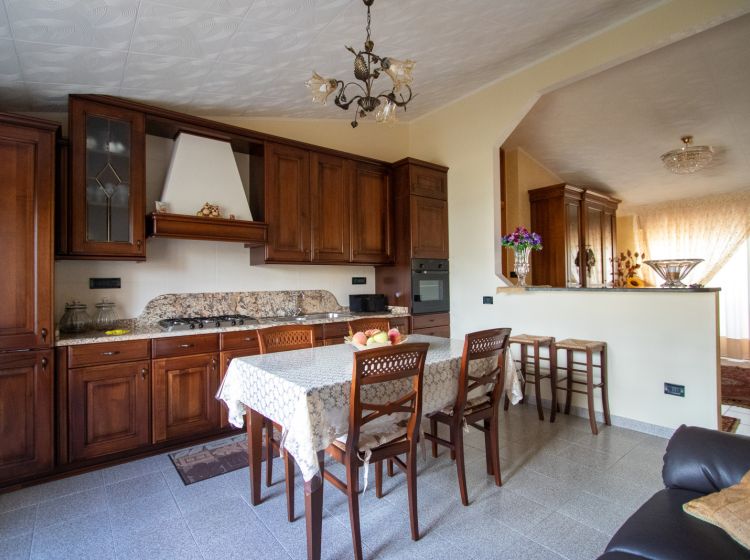 Quadrilocale in vendita, via Lenza  60, Gagliano, Catanzaro