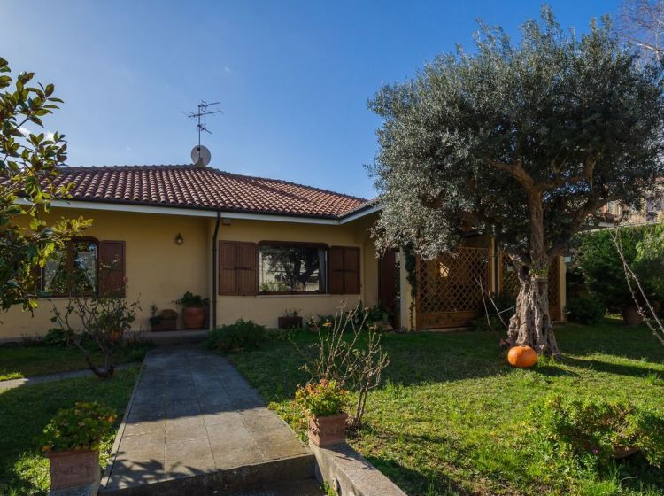 Villa in vendita, via Motrino  25, Tollo
