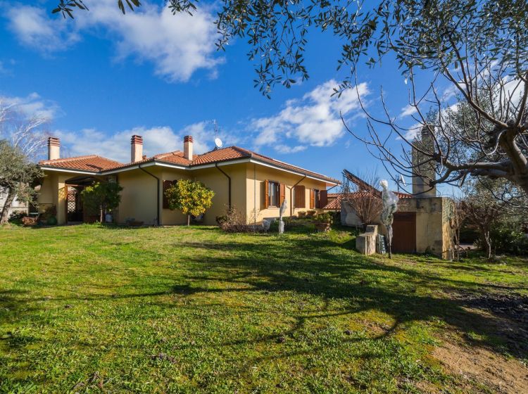 Villa in vendita, via Motrino  25, Tollo