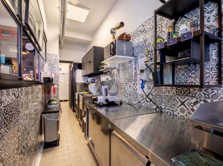 Attività / Licenza in vendita, viale Ippocrate  67, Bologna, Roma
