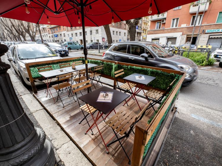 Attività / Licenza in vendita, viale Ippocrate  67, Bologna, Roma