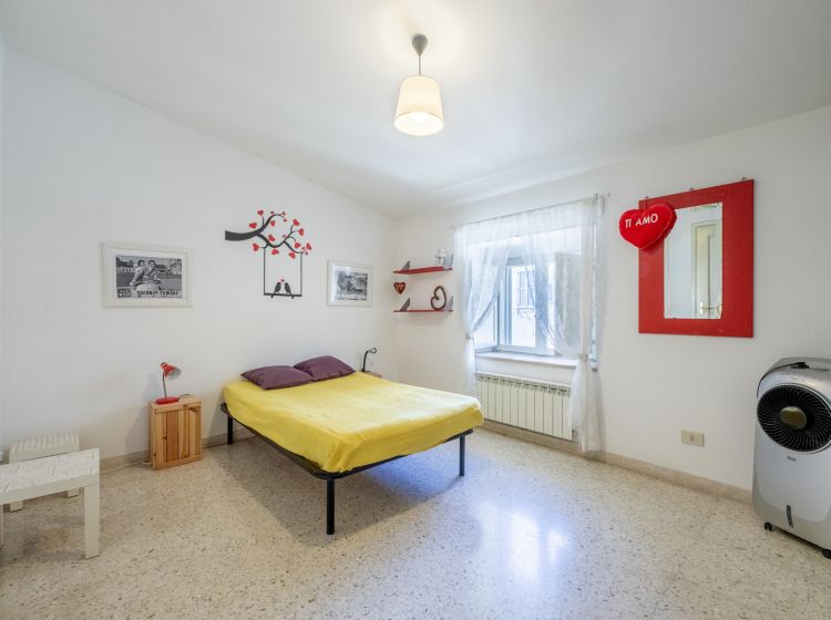 Trilocale in vendita, via Carlo Cattaneo  26, Termini, Roma