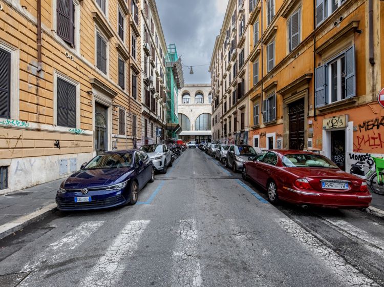 Trilocale in vendita, via Carlo Cattaneo  26, Termini, Roma