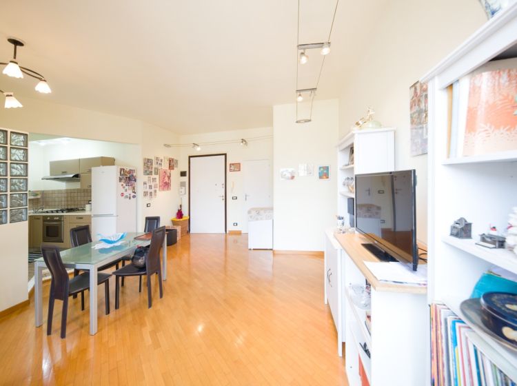 Bilocale in vendita, via Giacomo Biga  25, Marassi, Genova