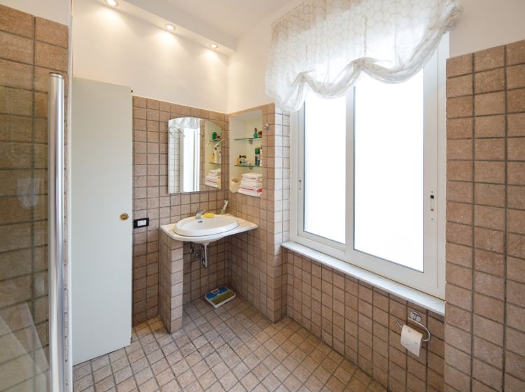 Bilocale in vendita, via Giacomo Biga  25, Marassi, Genova
