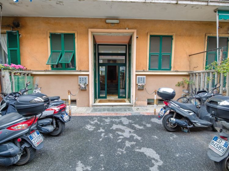 Bilocale in vendita, via Giacomo Biga  25, Marassi, Genova
