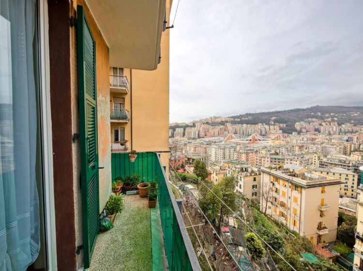 Bilocale in vendita, via Giacomo Biga  25, Marassi, Genova