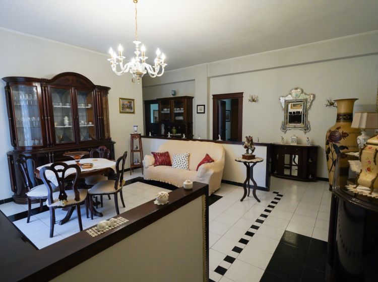 Stabile o palazzo in vendita, via Vincenzo Ferrara  34, Casoria