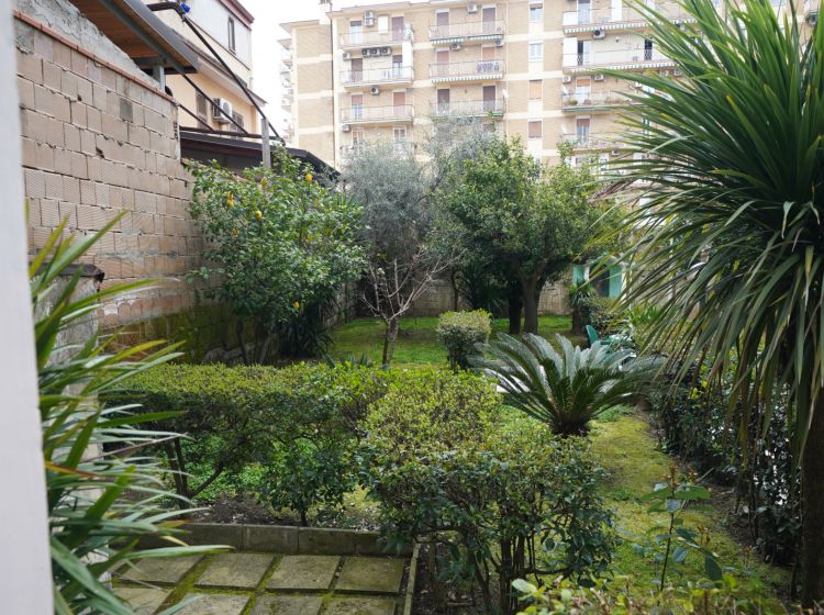 Stabile o palazzo in vendita, via Vincenzo Ferrara  34, Casoria