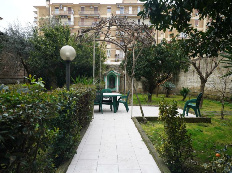Stabile o palazzo in vendita, via Vincenzo Ferrara  34, Casoria