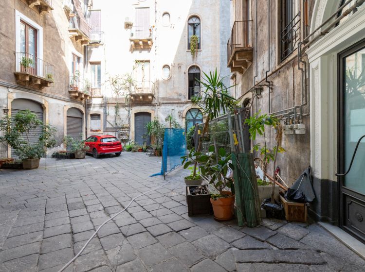 Appartamento in vendita, via Giuseppe Verdi  67, Centro Storico, Catania