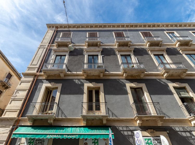 Appartamento in vendita, via Giuseppe Verdi  67, Centro Storico, Catania