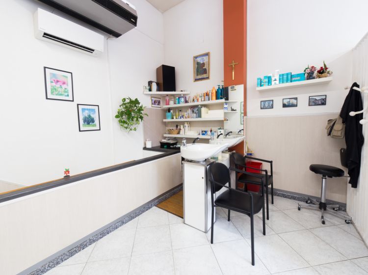 Negozio in vendita, via Madonna di Fatima  24, Gravina Di Catania