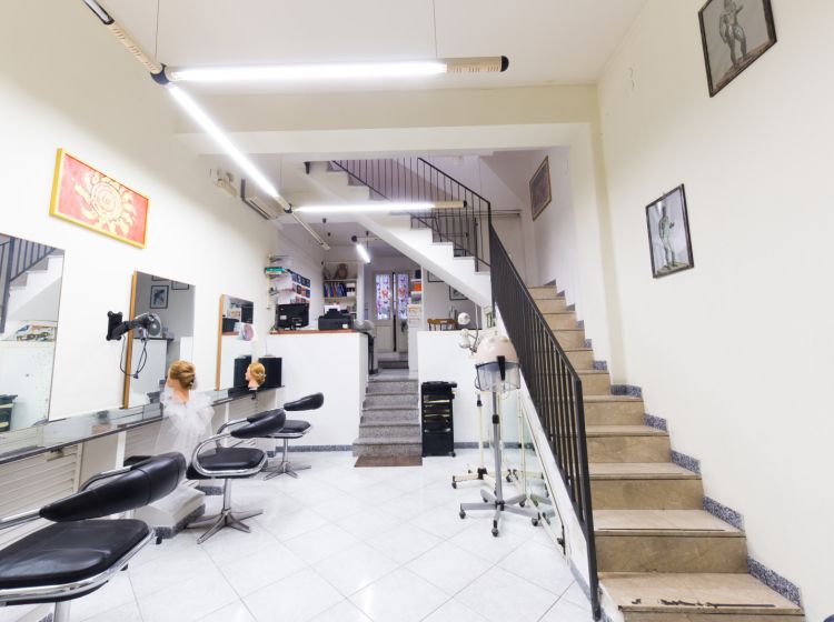 Negozio in vendita, via Madonna di Fatima  24, Gravina Di Catania