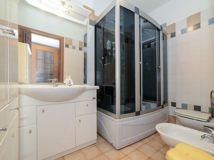 Trilocale in vendita, via Saronno  74, Valle Muricana, Roma