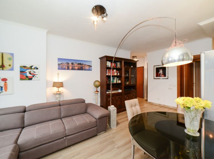 Trilocale in vendita, via Saronno  74, Valle Muricana, Roma