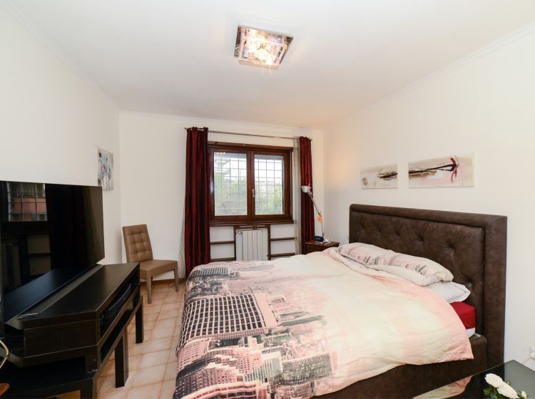 Trilocale in vendita, via Saronno  74, Valle Muricana, Roma