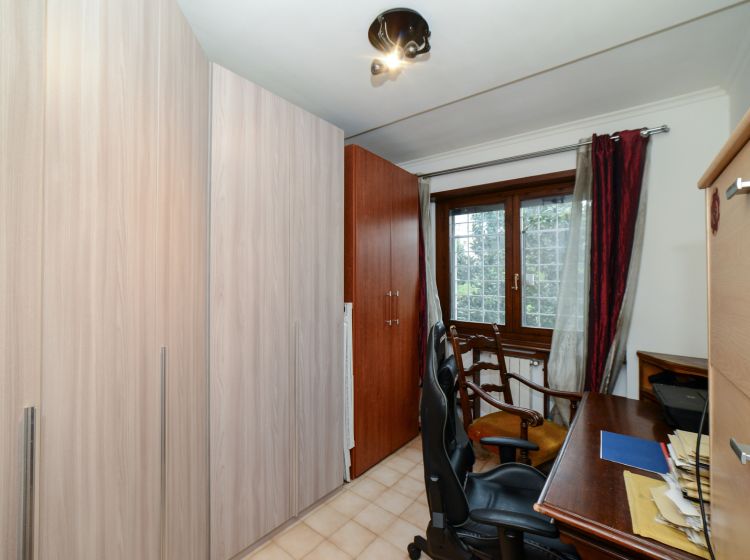 Trilocale in vendita, via Saronno  74, Valle Muricana, Roma