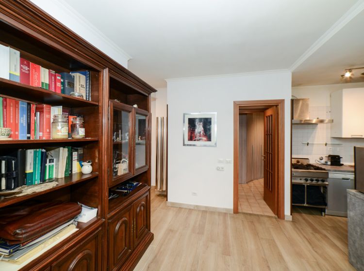 Trilocale in vendita, via Saronno  74, Valle Muricana, Roma