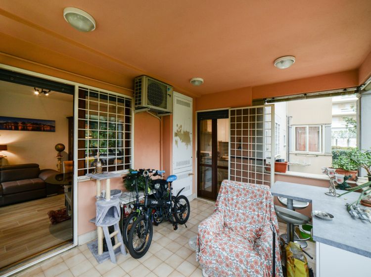 Trilocale in vendita, via Saronno  74, Valle Muricana, Roma