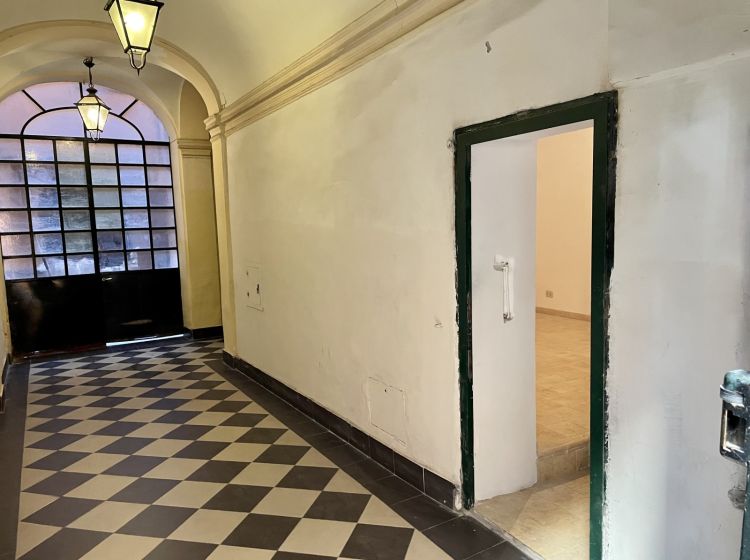 Negozio in affitto, via di Monte Giordano  3, Centro Storico, Roma