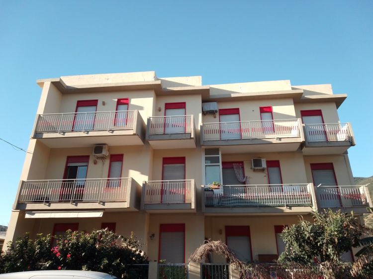 Trilocale in vendita, via Stazione 13, Oliveri