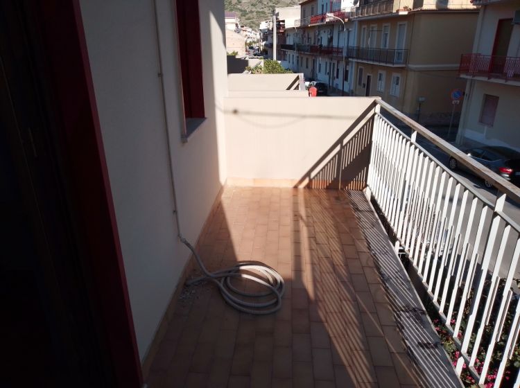 Trilocale in vendita, via Stazione  13, Oliveri