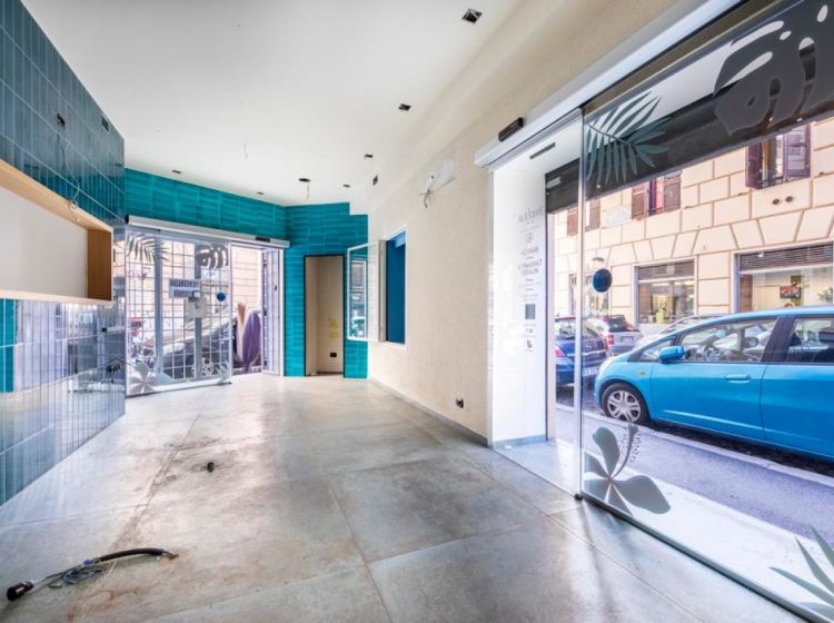 Attività / Licenza in vendita, via Luciano Manara  64, Trastevere, Roma