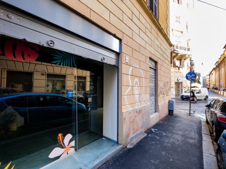 Attività / Licenza in vendita, via Luciano Manara  64, Trastevere, Roma