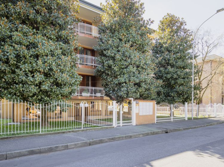 Trilocale in vendita, via Iseo  21, San Fruttuoso, Monza