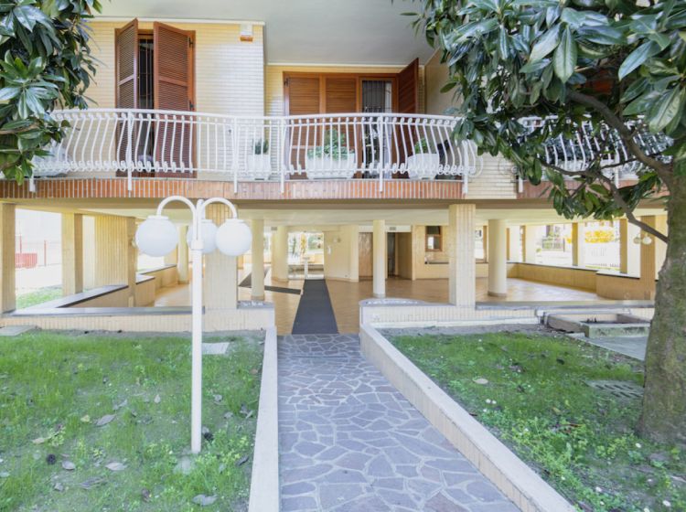 Trilocale in vendita, via Iseo  21, San Fruttuoso, Monza