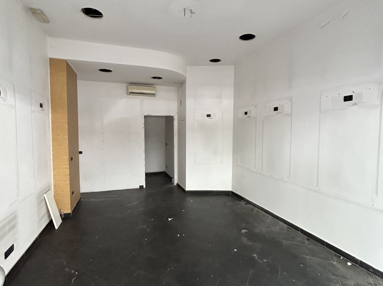 Negozio in affitto, via Francesco Grimaldi, Marconi, Roma