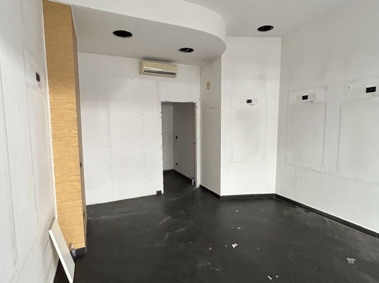 Negozio in affitto, via Francesco Grimaldi, Marconi, Roma