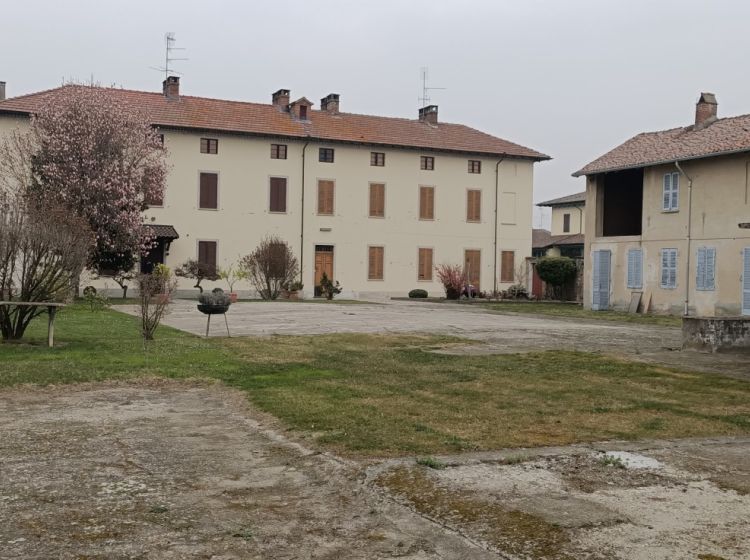 Casale in vendita, via Manzoni  5, Frascarolo