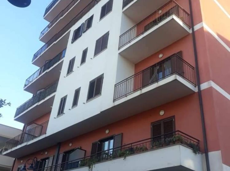 Trilocale in vendita, via 4 Novembre  26, Poggiomarino