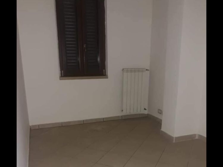 Trilocale in vendita, via 4 Novembre  26, Poggiomarino
