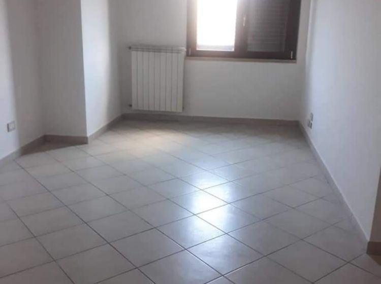 Trilocale in vendita, via 4 Novembre  26, Poggiomarino