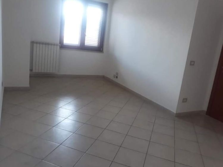 Trilocale in vendita, via 4 Novembre  26, Poggiomarino