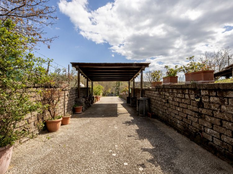 Villa in vendita, via Canale, Manziana