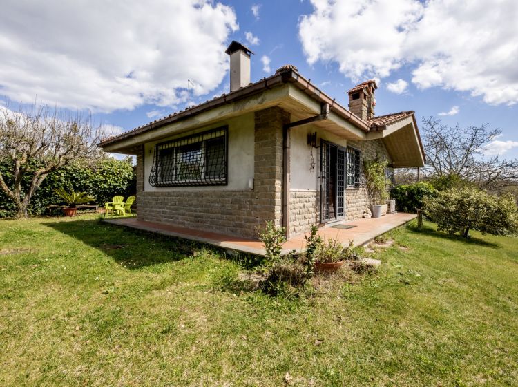 Villa in vendita, via Canale, Manziana