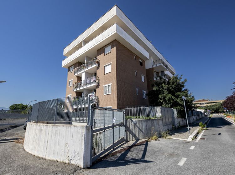 Trilocale in affitto, via Fratel Mario Adani, Ponte di Nona, Roma